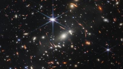 NASA evrenin en derin görüntüsünü paylaştı