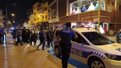 Adana&rsquo;da d&uuml;ğ&uuml;nde silahlı ve bı&ccedil;aklı kavga: 2 yaralı