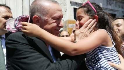Cumhurbaşkanı Erdoğan'a Eyüpsultan'da sevgi seli	