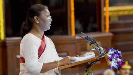 Hindistan'ın 15. Cumhurbaşkanı seçilen Draupadi Murmu yemin etti