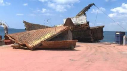 Maltepe Sahili'nde batan geminin parçaları yüzeye çıkartıldı 