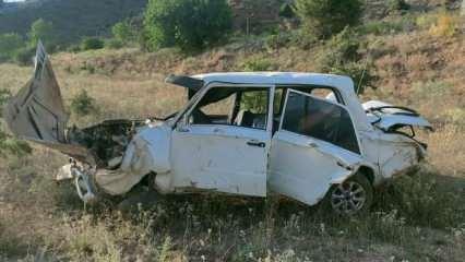 Erzincan'da otomobil şarampole devrildi: 4 kişi yaralandı!