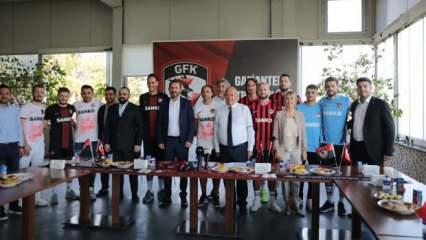 Gaziantep FK’da 10 yeni transfer için imza töreni düzenlendi
