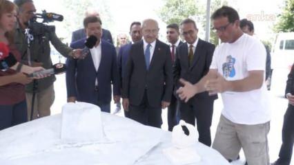 Kemal Kılıçdaroğlu'ndan İstanbul'da heykel ziyareti