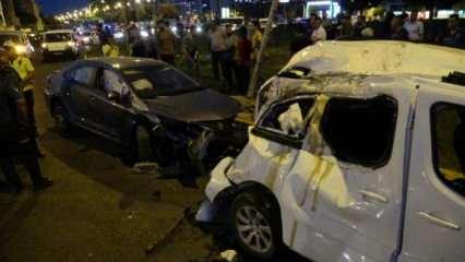 Diyarbakır’da otomobil takla atıp başka bir aracın üzerine düştü: 4’ü çocuk 10 yaralı