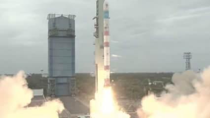 Hindistan'ın roketi uyduları yanlış yörüngeye yerleştirince uydular imha oldu