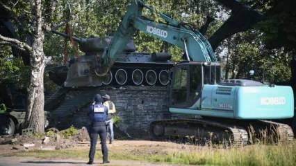 Estonya'dan Rusya'yı kızdıracak hamle: Sovyet anıtı kaldırılıyor