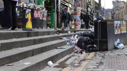 Avrupa ülkesinde çirkin görüntüler... Sokaklar çöplerle doldu