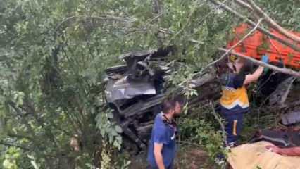 Giresun'da hafif ticari araç fındık bahçesine devrildi: 2 ölü, 1 yaralı