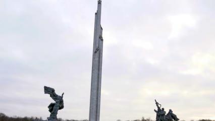 Letonya, Sovyet döneminden kalma anıtı yıkacak