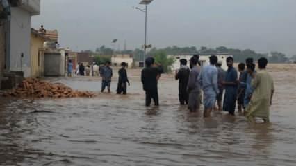 Pakistan'da sel felaketi kamerada! son 24 saatte 45 ölü, 113 yaralı