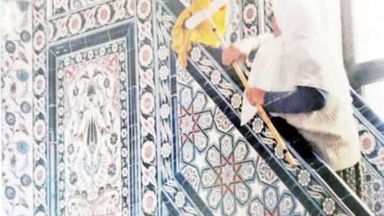 30 ev kadını her hafta bir camiyi temizliyor
