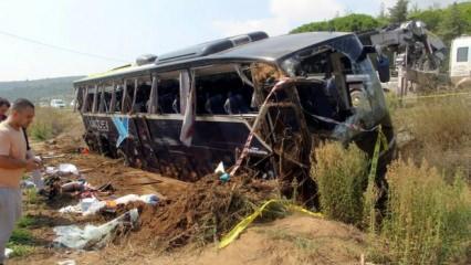 Çanakkale'de tur otobüsü kanala devrildi: 54 yaralı, 1 ölü!
