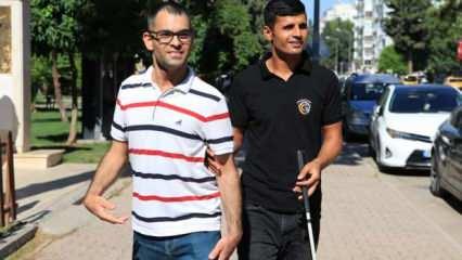 Adana'da engelli birey olan iki arkadaş engelleri birlikte aşıyor 
