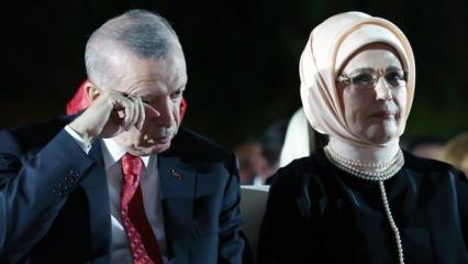 Cumhurbaşkanı Erdoğan 30 Ağustos konserinde duygusal anlar yaşadı