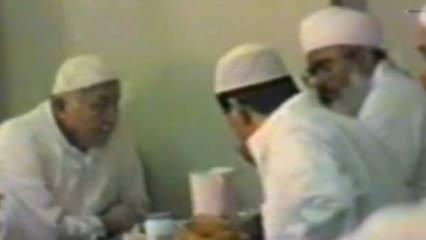 Yıl 1986: Erbakan Hoca ile Timurtaş Uçar Hoca Medine’de sohbet ediyor