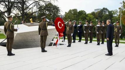 Cumhurbaşkanı Erdoğan, Vatan Anıtı'na çelenk bıraktı