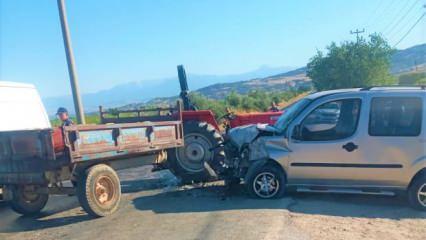 Denizli’de traktör ile otomobil kafa kafaya çarpıştı! 4 kişi yaralandı
