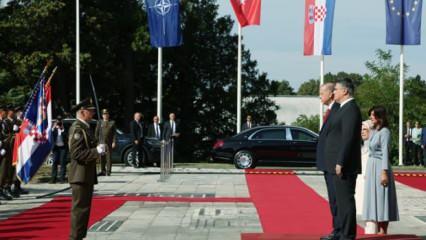 Erdoğan, Hırvatistan'da resmi törenle karşılandı