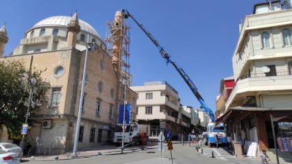 Şanlıurfa’da çatlakları nedeniyle tehlike saçan minare onarılıyor