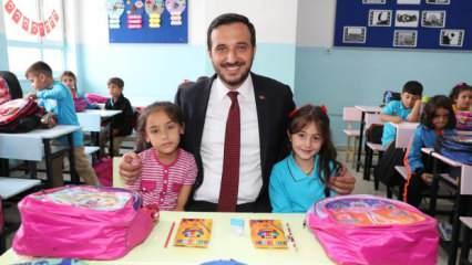Bağcılar Belediye Başkanı Abdullah Özdemir'den ilk ders gününde öğrencilere ziyaret