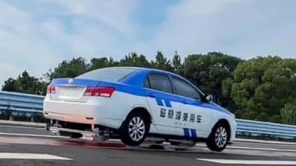 Çin'de mıknatısla hareket eden araba test sırasında saatte 230 km hıza ulaştı