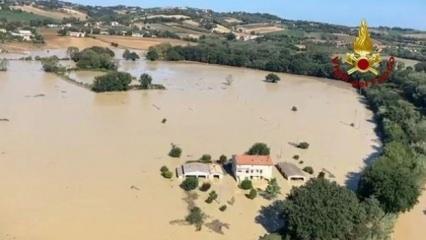 İtalya'da meydana gelen sel felaketinde 9 kişi öldü