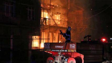 İzmir'de yatak imalathanesinde yangın
