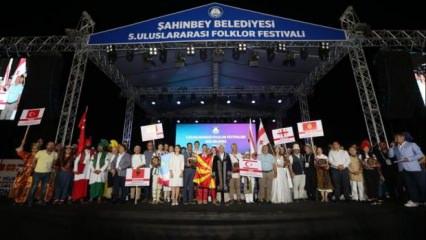 Şahinbey Belediyesi'nin folklor festivaline Madrigal damgası