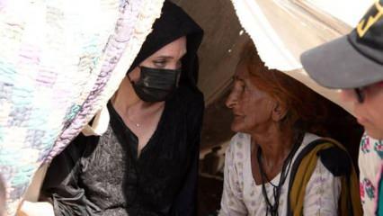 Angelina Jolie'den Pakistan'a ziyaret: Sel mağdurları için uluslararası topluma seslendi