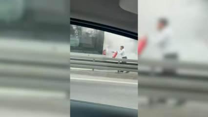 İstanbul klasiği! Metrobüste yangın çıktı yolcular canlarını zor kurtardı