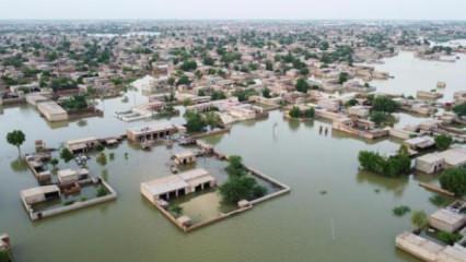 Pakistan'da muson yağmurları etkili oluyor: Can kaybı 1606 oldu