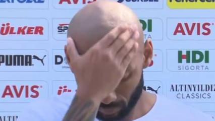 Talihsiz an! Joao Pedro'yu canlı yayında arı soktu