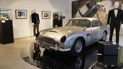 James Bond'un otomobili Aston Martin rekor fiyata satıldı