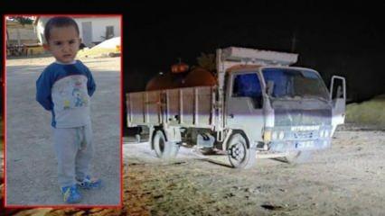 Süt toplanan kamyoneti çarpmıştı: 2 yaşındaki Osman, toprağa verildi