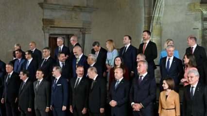 Cumhurbaşkanı Erdoğan, Avrupa Siyasi Topluluğu Zirvesi aile fotoğrafına katıldı