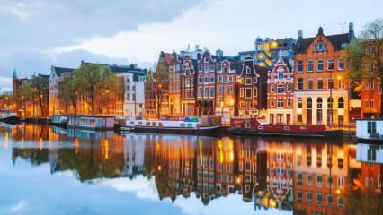 Amsterdam’da kanal gezisi