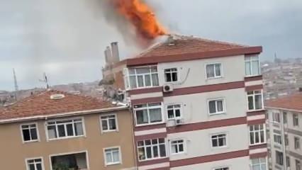 Güngören'de 5 katlı apartmanın çatısında yangın çıktıtı