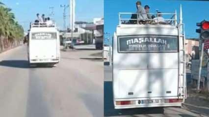 Adana'da midibüsün üstünde tarım işçilerini taşıyan sürücüye ceza uygulandı