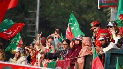 İmran Han harekete geçti: İslamabad'a yürüyüş başladı