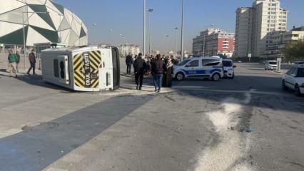 Konya'da feci kaza! Öğrenci servisi ile otomobil çarpıştı: 17 yaralı