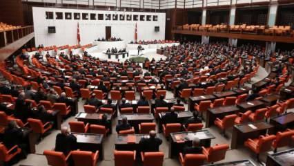 Anayasa değişikliği teklifi MHP'ye sunuldu