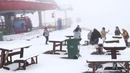 Erciyes'te yoğun kar yağışı! Bir anda beyaza büründü!
