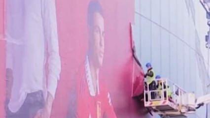 Ronaldo krizi devam ediyor! Old Trafford'dan fotoğrafı kaldırıldı