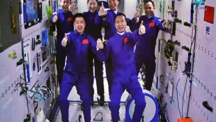 Çinli taykonotları taşıyan Şıncou-15 mekiği uzay istasyonuna kenetlendi