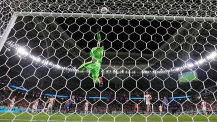 3 penaltı kurtardı! D&uuml;nya Kupası tarihine ge&ccedil;ti