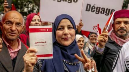 Tunus'ta Cumhurbaşkanı Said protesto edildi