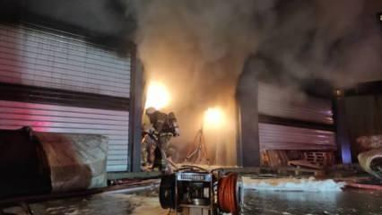Tuzla'da mobilya imalathanesi deposunda yangın