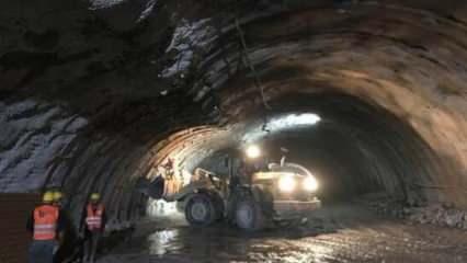 Kop Dağı'nda tünel çalışmasında göçük; 5 işçi yaralandı