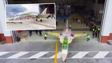 Türkiye'nin ilk jet motorlu uçağı HÜRJET hangardan çıktı